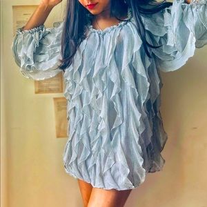 Super frill top in silver grey.